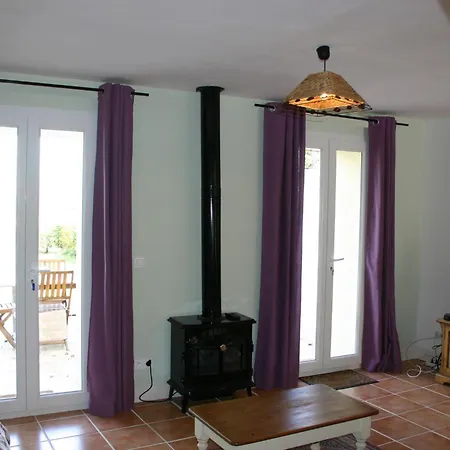 Schoenes Mit Pool In By Interhome